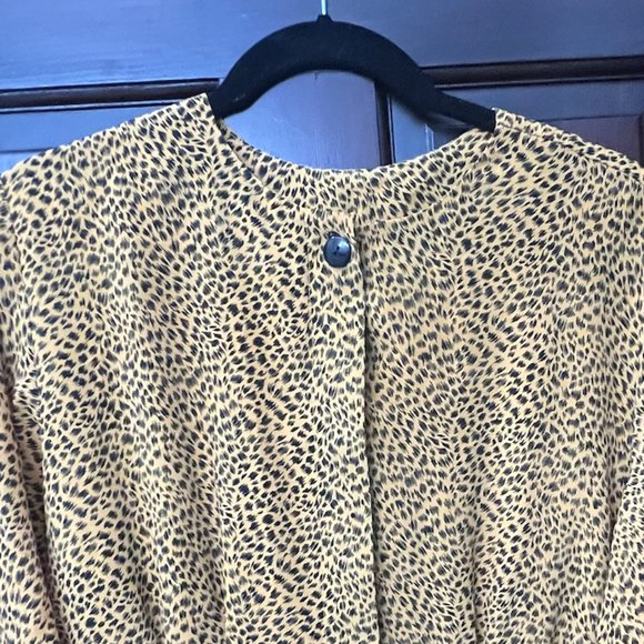 VINTAGE SHORT SLEEVE SATIN MIDI DRESS, SIZE US LARGE, LEOPARD PRINT - Picture 4 of 7